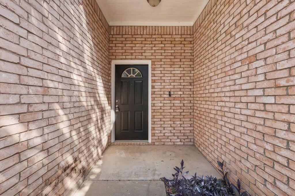 Azle, TX 76020,413 Meadowcrest Drive