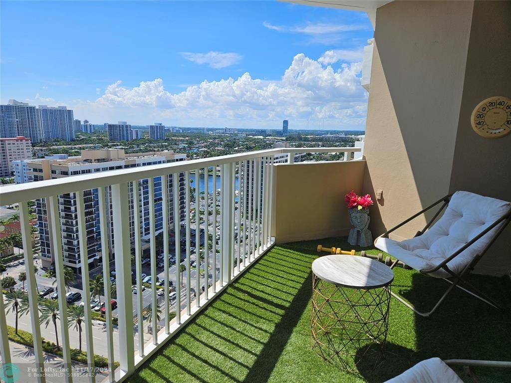 Hallandale Beach, FL 33009,1980 S Ocean Dr  #21L