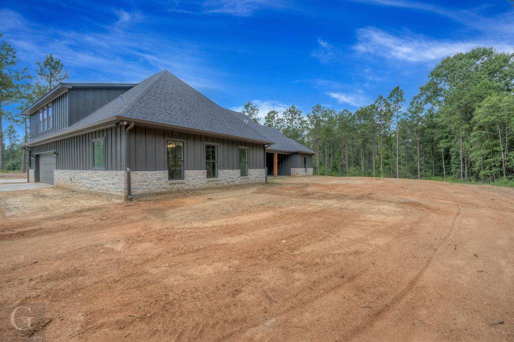 Minden, LA 71055,221 Millwood Loop