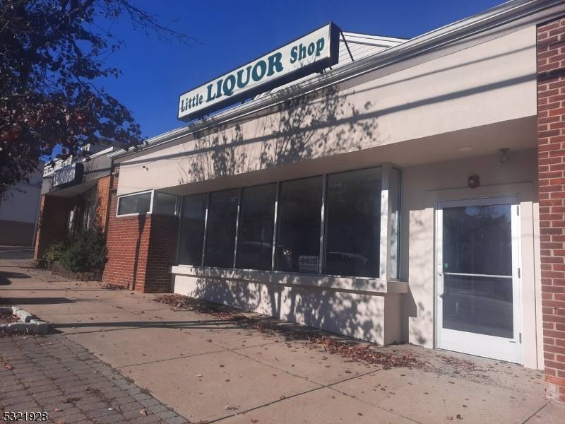 Totowa Boro, NJ 07512,243 Union Blvd