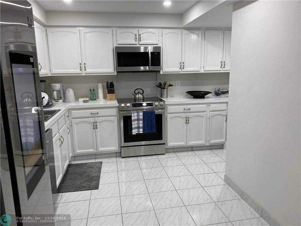 Lauderdale By The Sea, FL 33308,5100 N OCEAN BLVD  #1404