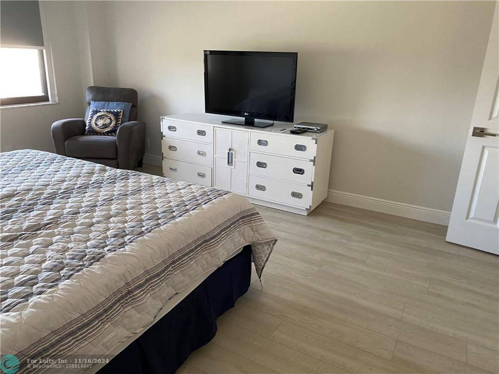 Lauderdale By The Sea, FL 33308,5100 N OCEAN BLVD  #1404