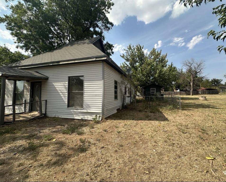 Mangum, OK 73554,504 E Cleveland Street