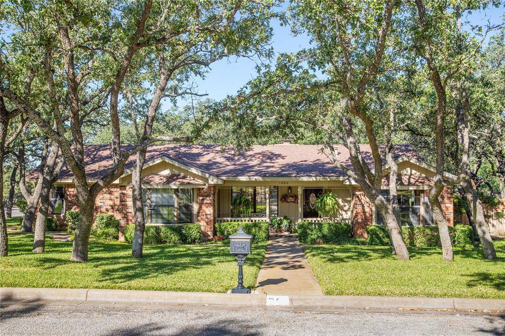 Brady, TX 76825,1206 Live Oak Street