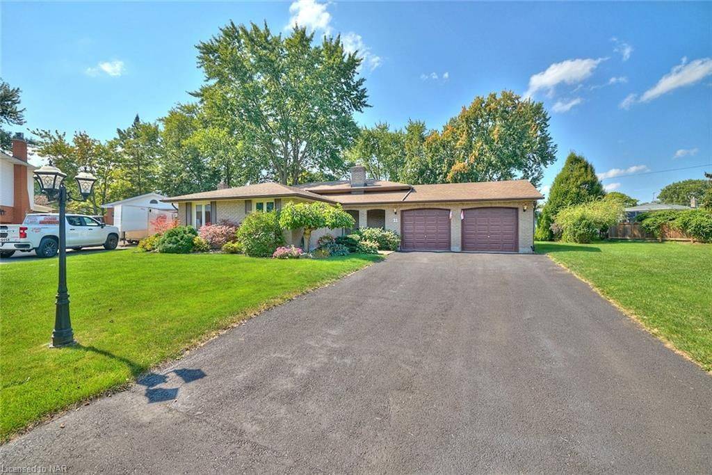 Welland, ON L3C 5V4,21 WINDERMERE CT