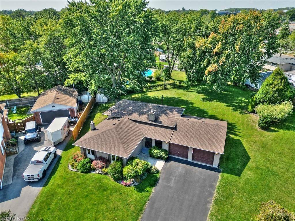 Welland, ON L3C 5V4,21 WINDERMERE CT