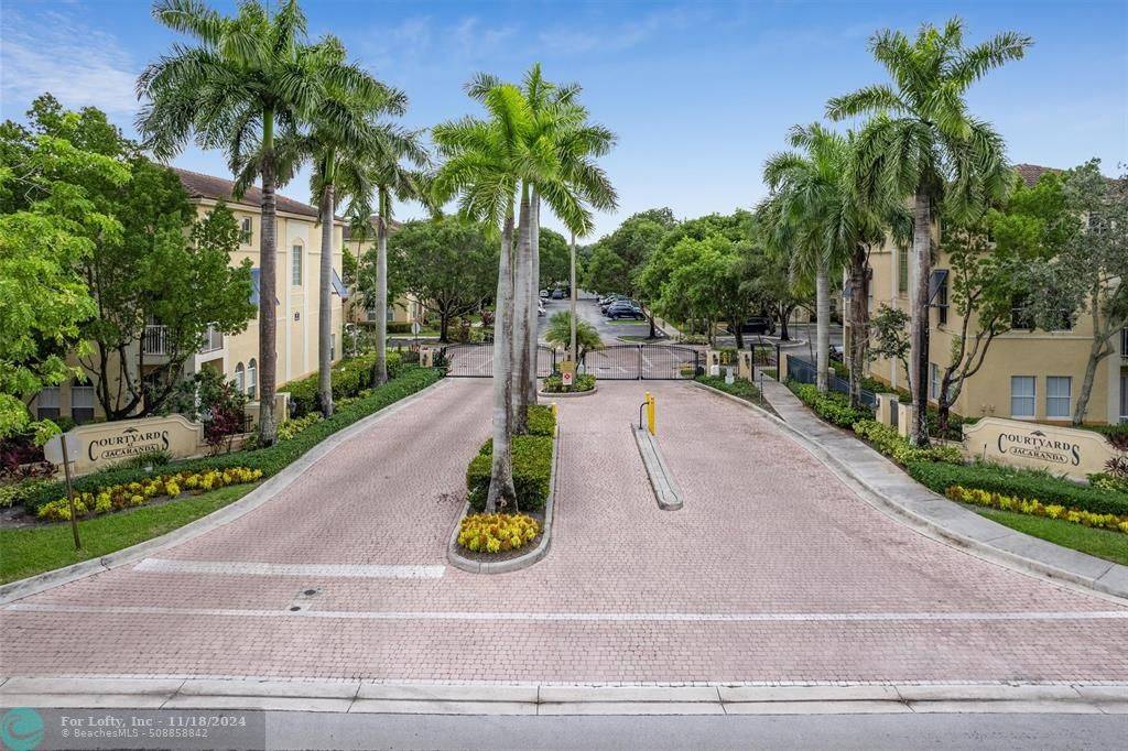 Plantation, FL 33324,150 Jacaranda Country Club Dr  #202