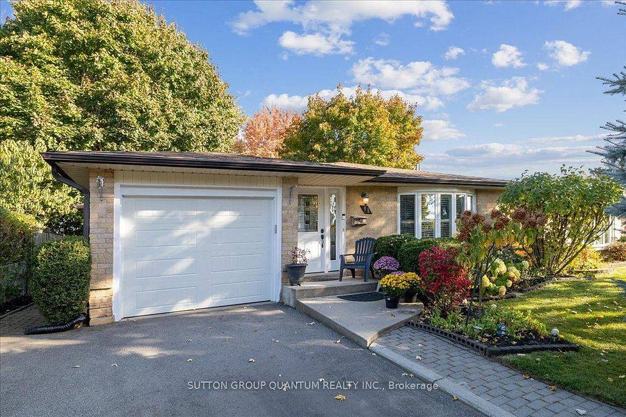 Milton, ON L9T 2Y8,48 Macdonald CRES