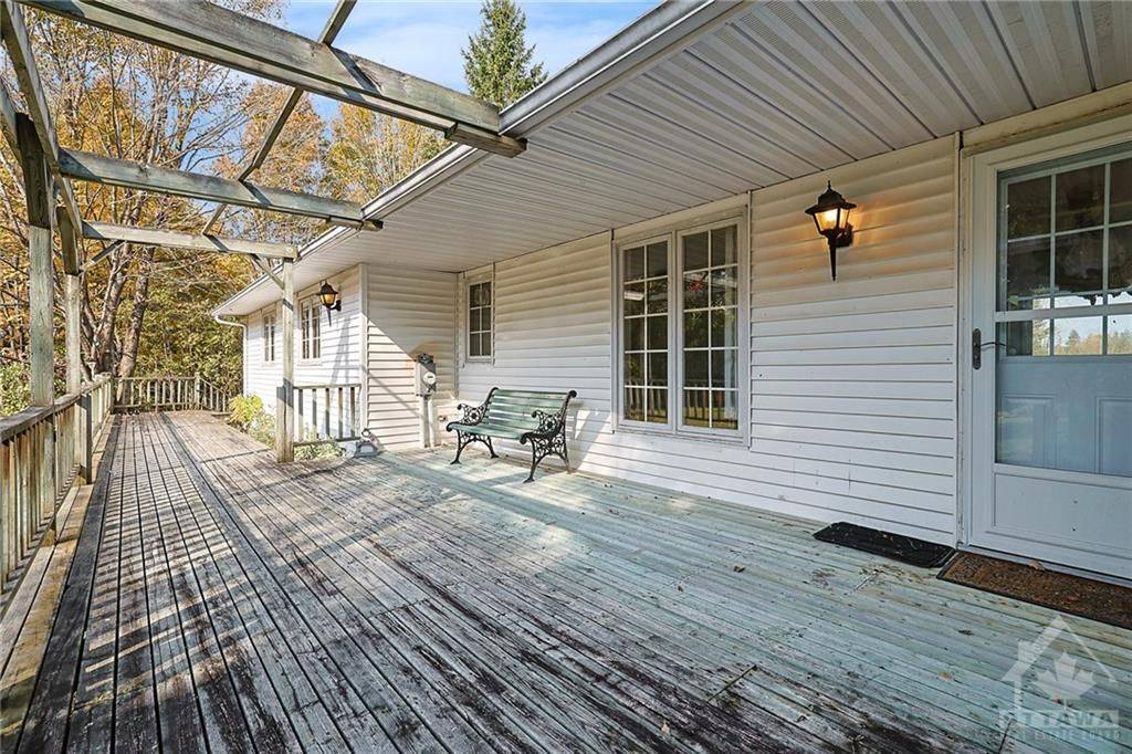 Constance Bay - Dunrobin - Kilmaurs - Woodlawn, ON K0A 3M0,4000 STONECREST RD