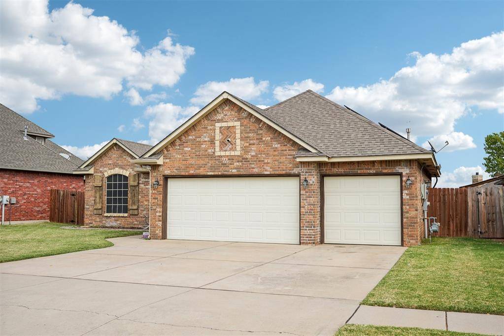 Moore, OK 73160,3104 San Juan Trail