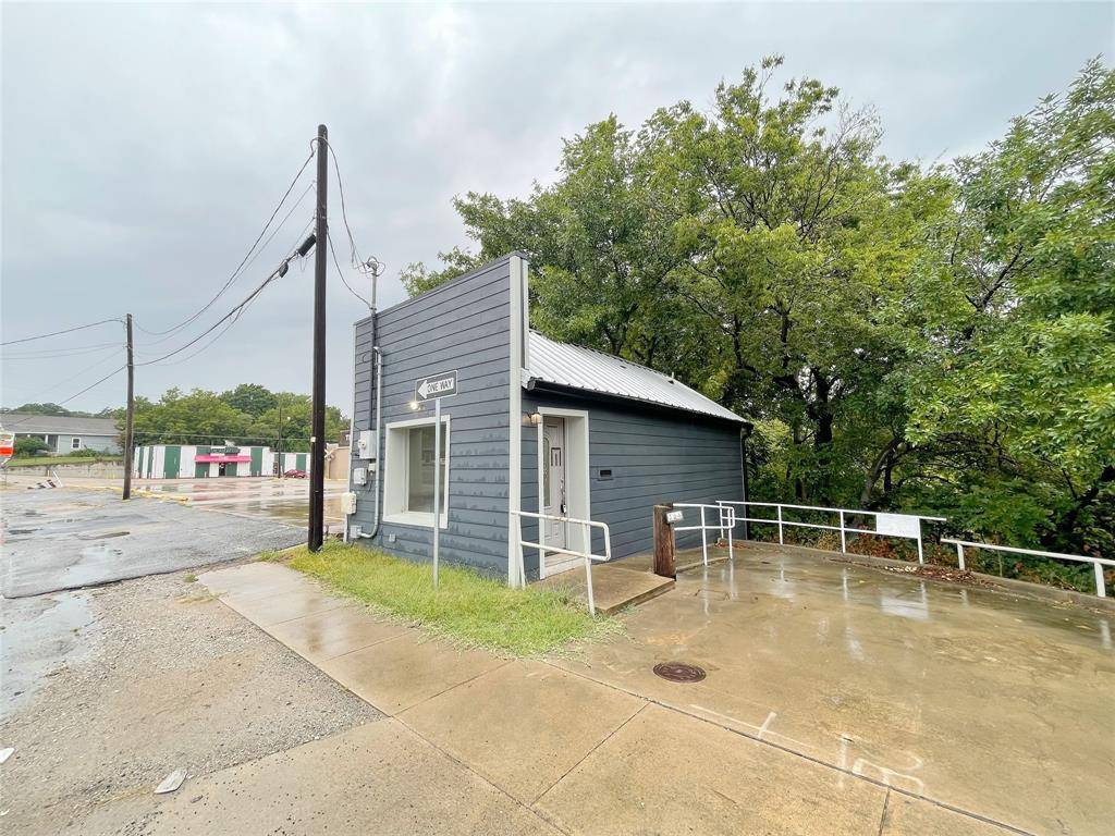 Sherman, TX 75092,701 W Houston Street