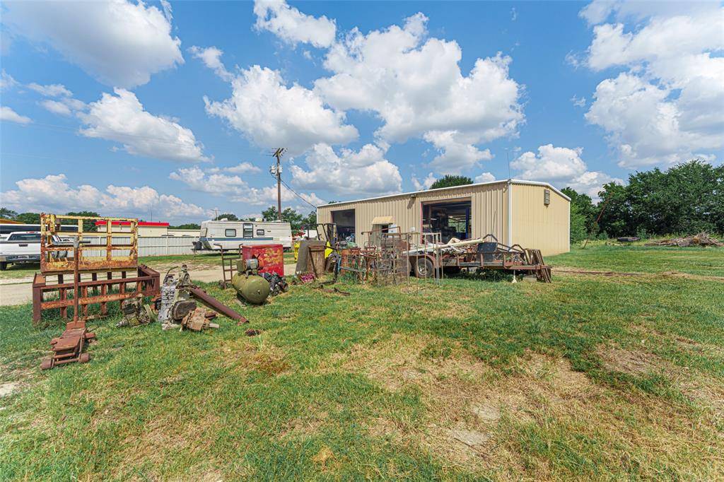 Kerens, TX 75144,904 2nd Street