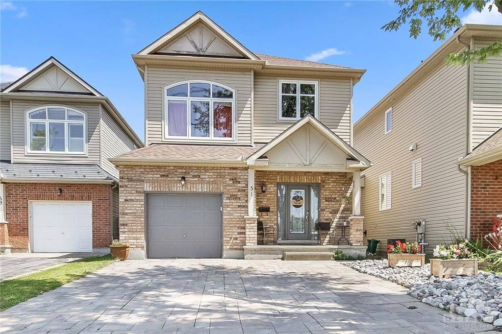 Barrhaven, ON K2G 6T8,51 CRESTHAVEN DR