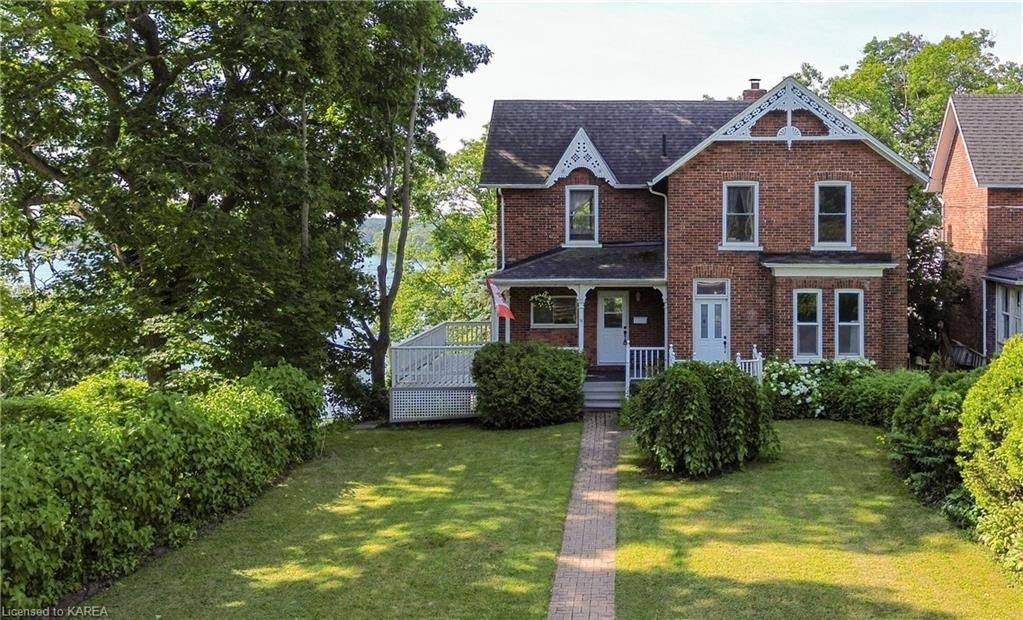 Gananoque, ON K7G 2C9,13 WINDSOR DR