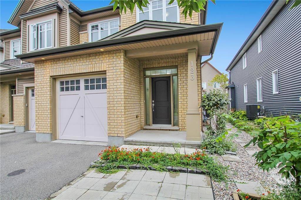 Barrhaven, ON K2J 5Y1,123 HIGHBURY PARK DR