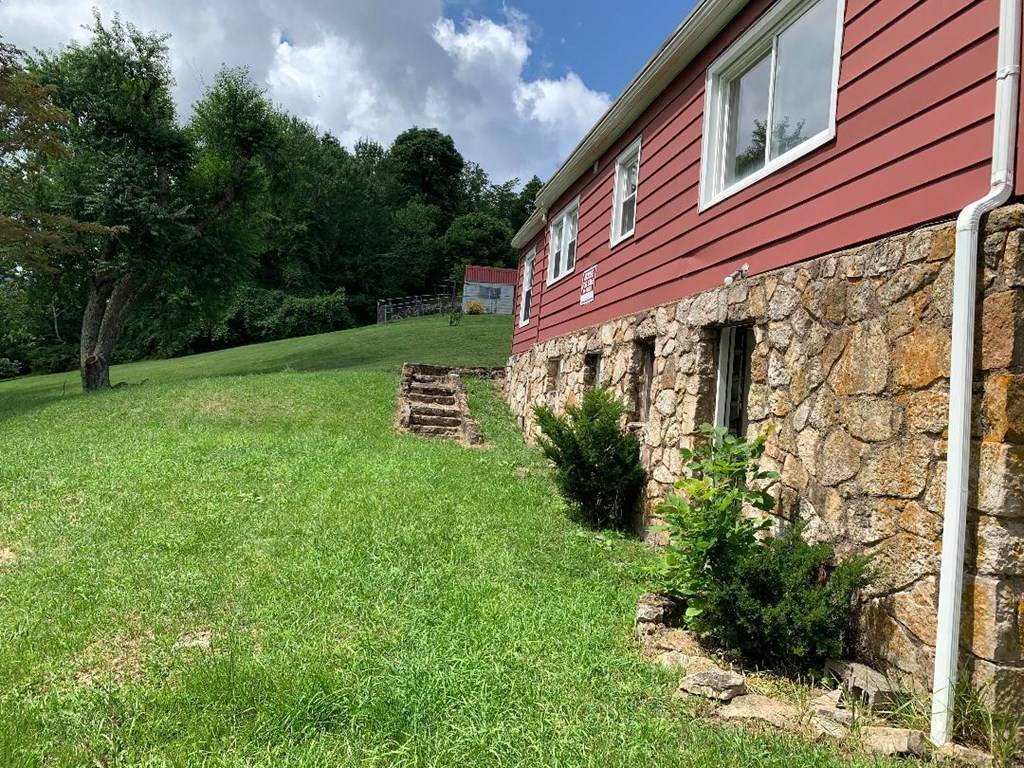 Bluefield, WV 24701,3232 E Ridgecrest