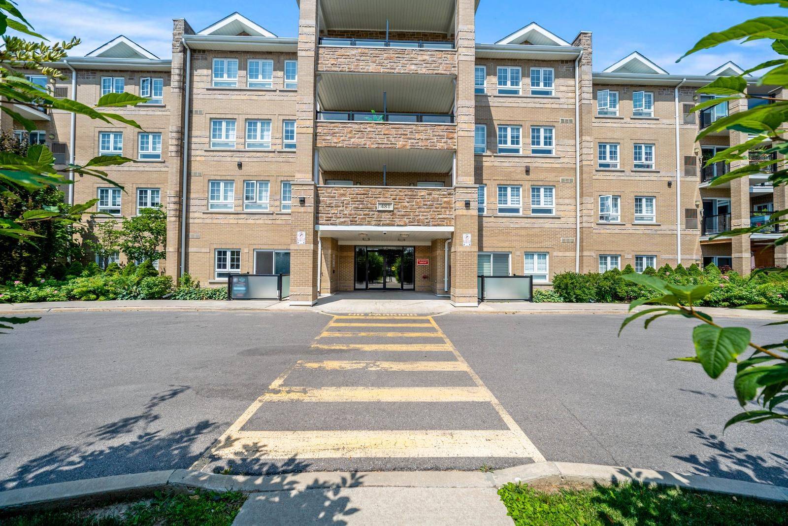 Whitchurch-stouffville, ON L4A 1Y7,481 Rupert AVE #2117