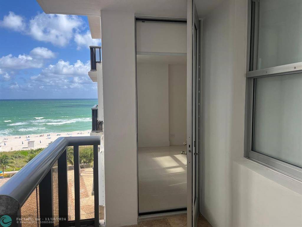 Miami Beach, FL 33140,6039 Collins Ave  #821