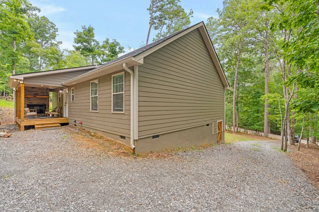 Ellijay, GA 30540,113 Matrix Lane