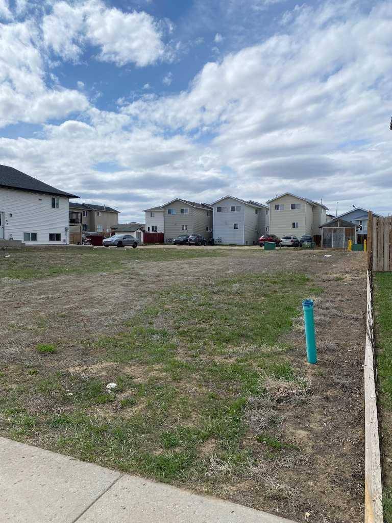 Brooks, AB T1R 1R3,335 17 ST E