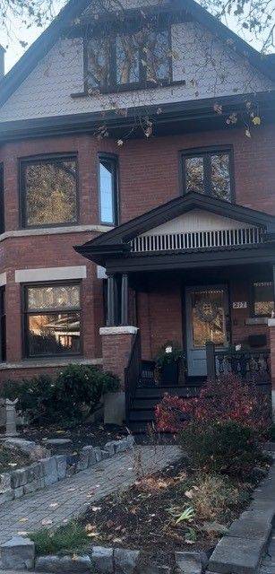 Toronto W01, ON M6R 1P9,217 Geoffrey ST #Lower