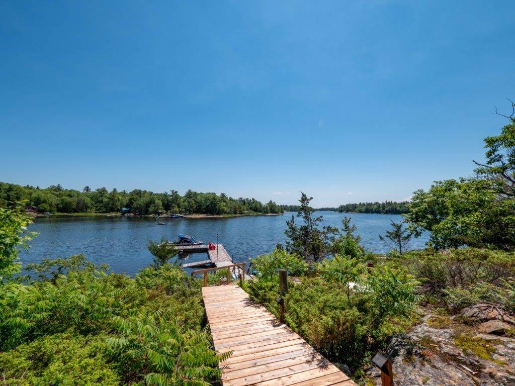 Georgian Bay, ON P0E 1E0,6932 Island 1810/Bone Island N/A