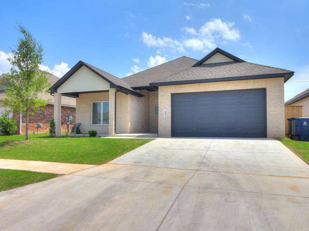 Edmond, OK 73013,5916 NW 158th Street