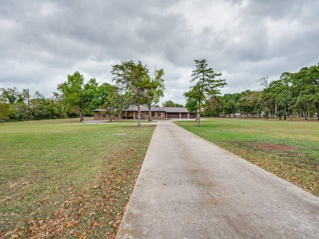 River Oaks, TX 76114,5826 Black Oak Lane