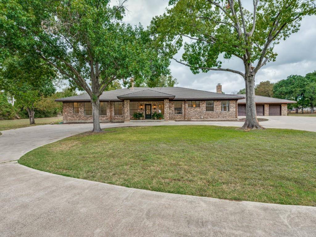 River Oaks, TX 76114,5826 Black Oak Lane