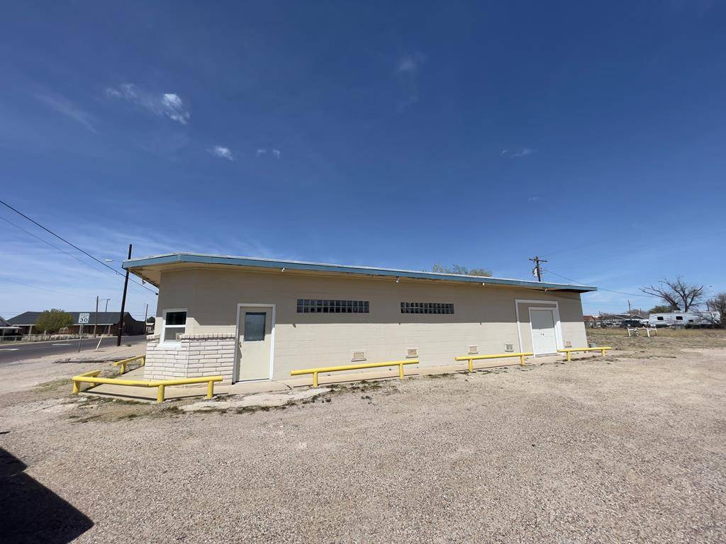 Monahans, TX 79756,300 N Main