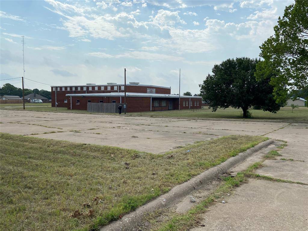 Bowie, TX 76230,707 E Nelson Street