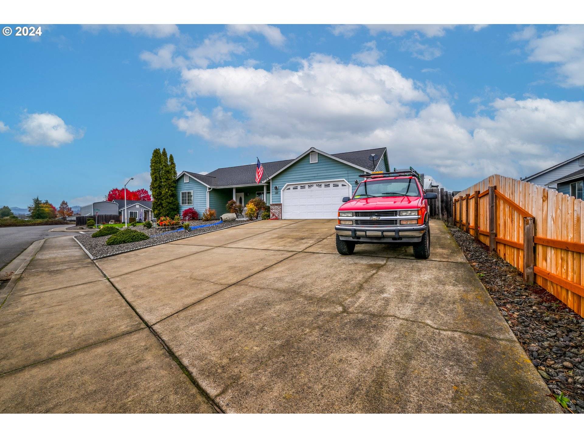 Winston, OR 97496,127 NW TEAL ST