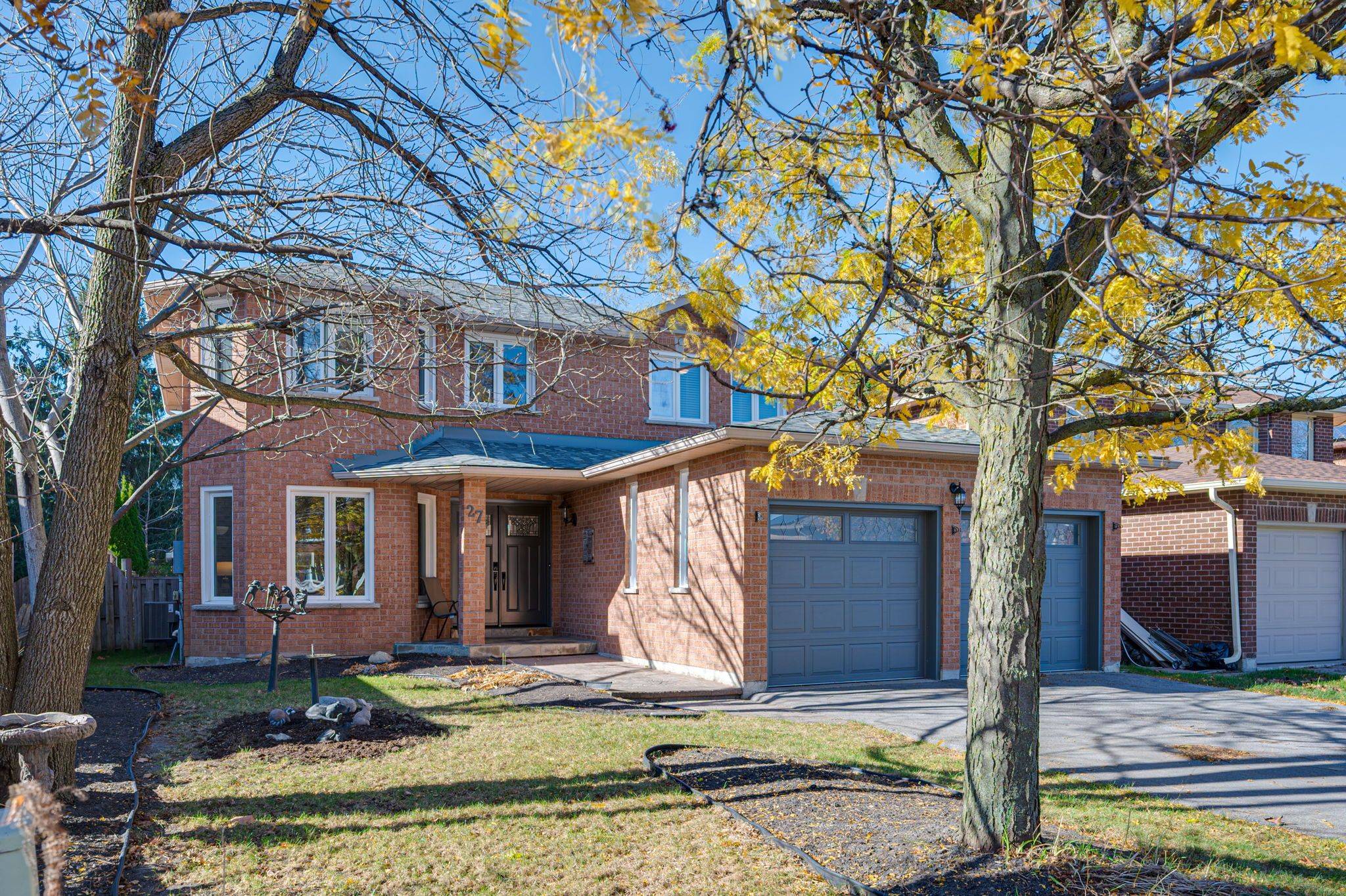 Newmarket, ON L3Y 7V3,27 Doris CRES