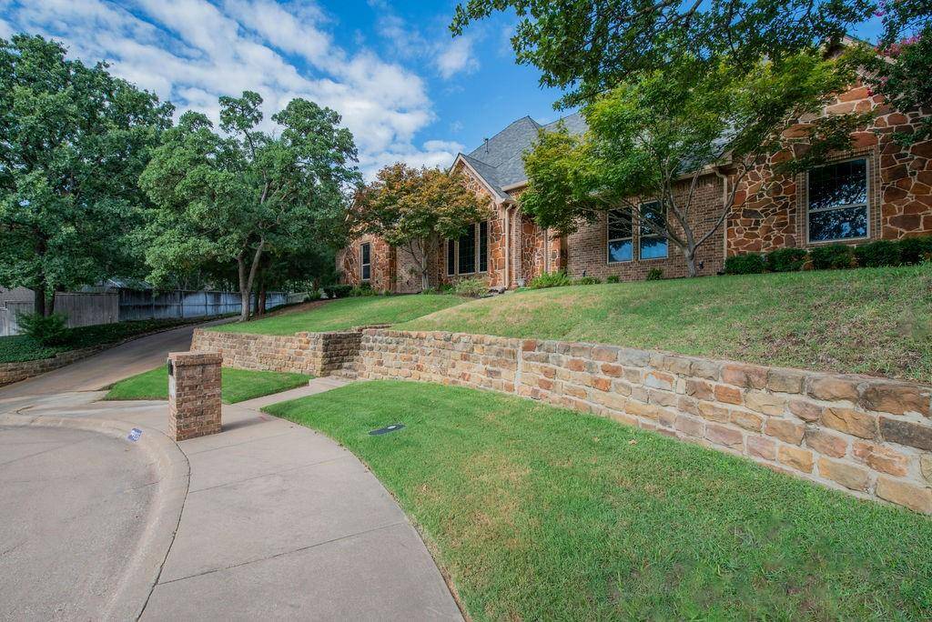 Burleson, TX 76028,915 Royal Court