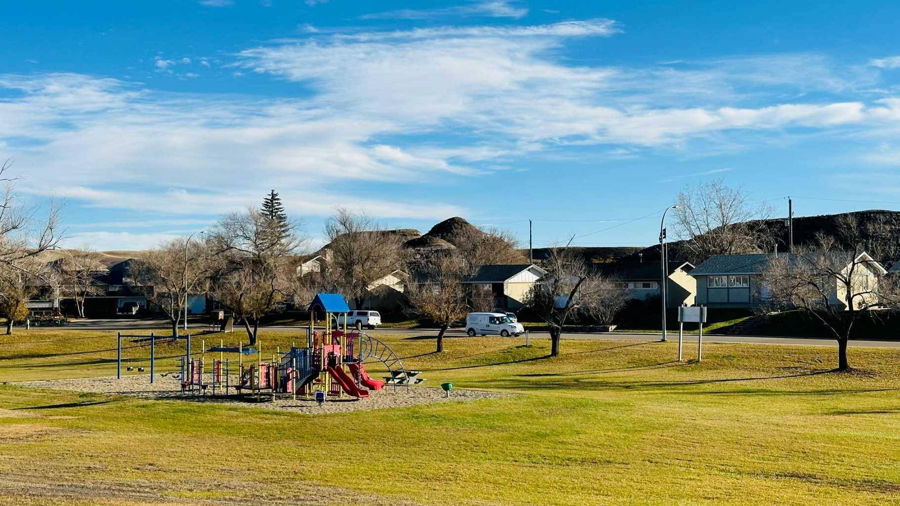 Drumheller, AB T0J 0Y7,8 Spruce Drive