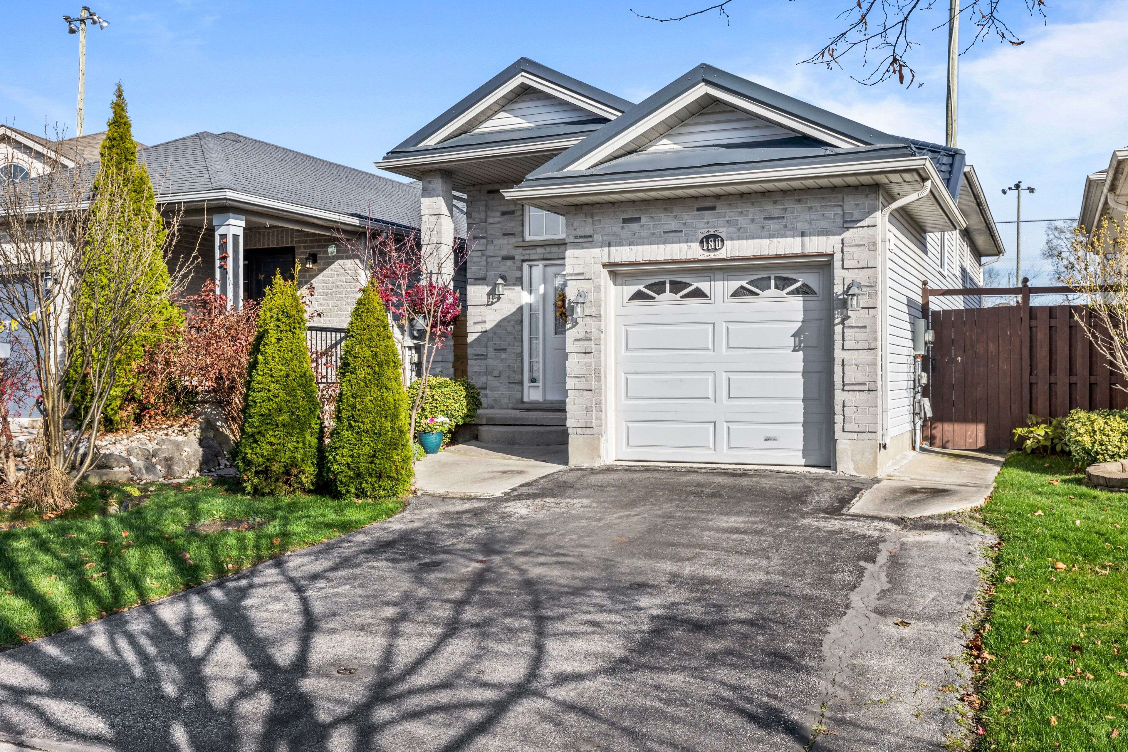 London, ON N5W 6G1,180 Crimson CRES