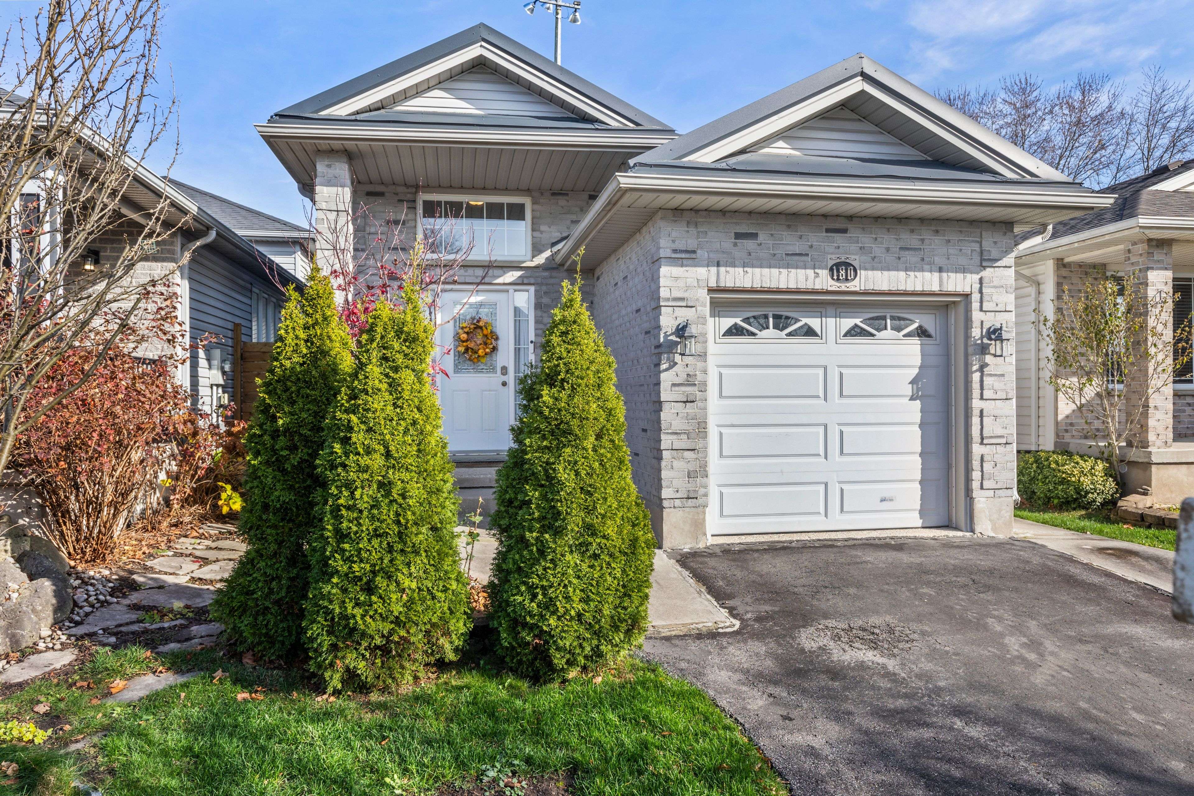 London, ON N5W 6G1,180 Crimson CRES