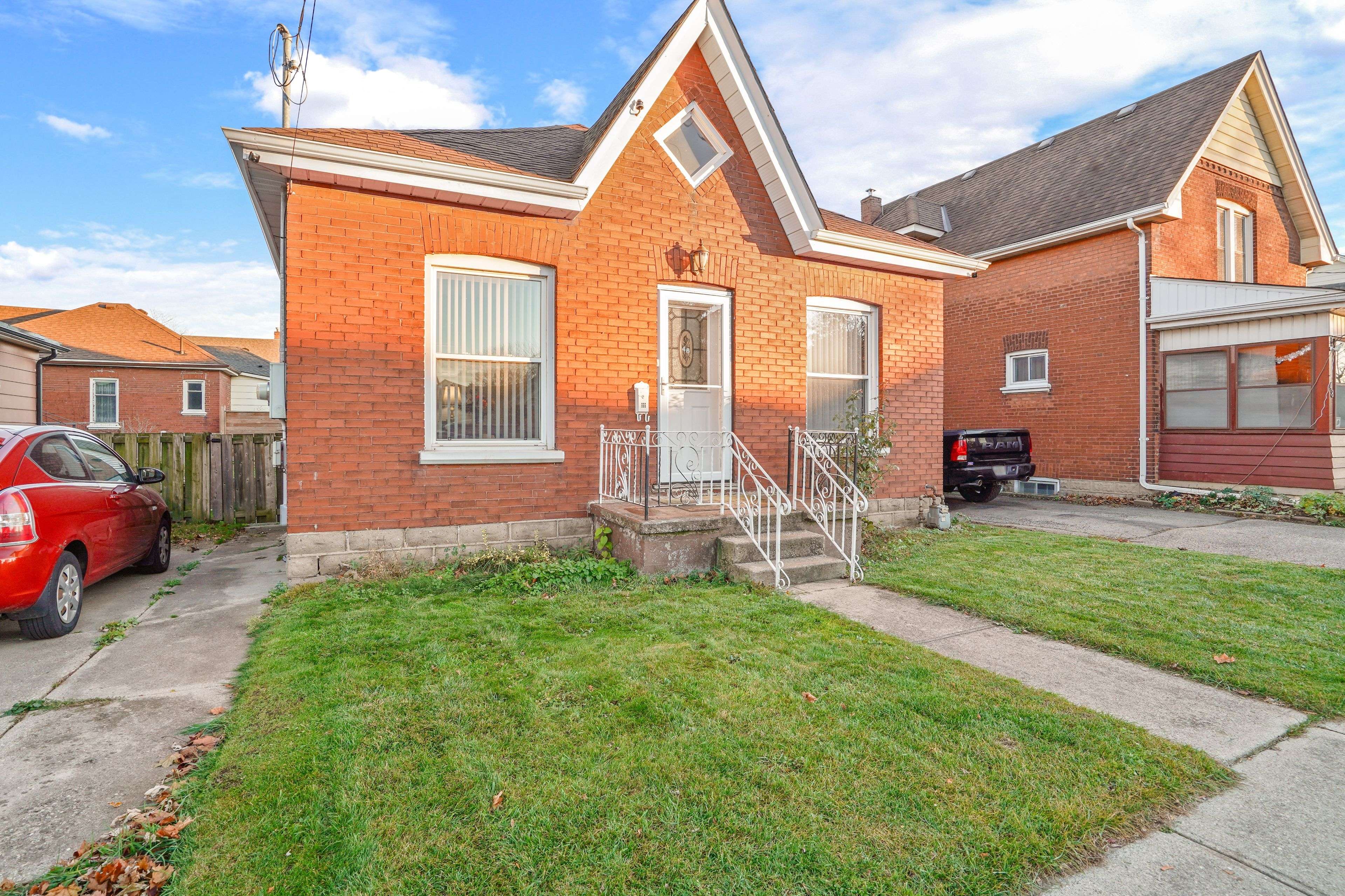 Brantford, ON N3S 1M2,46 Bishop ST