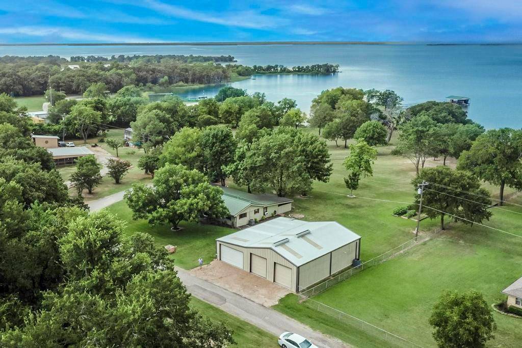 East Tawakoni, TX 75472,950 Little Oaks Drive