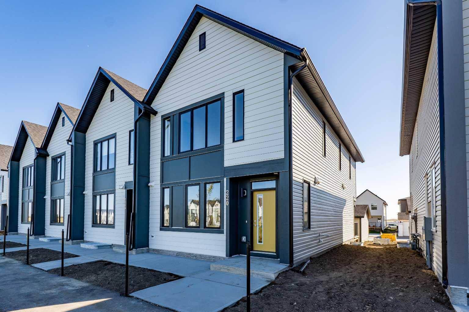 Airdrie, AB T4B 5P4,220 SOUTHPOINT Greenway SW