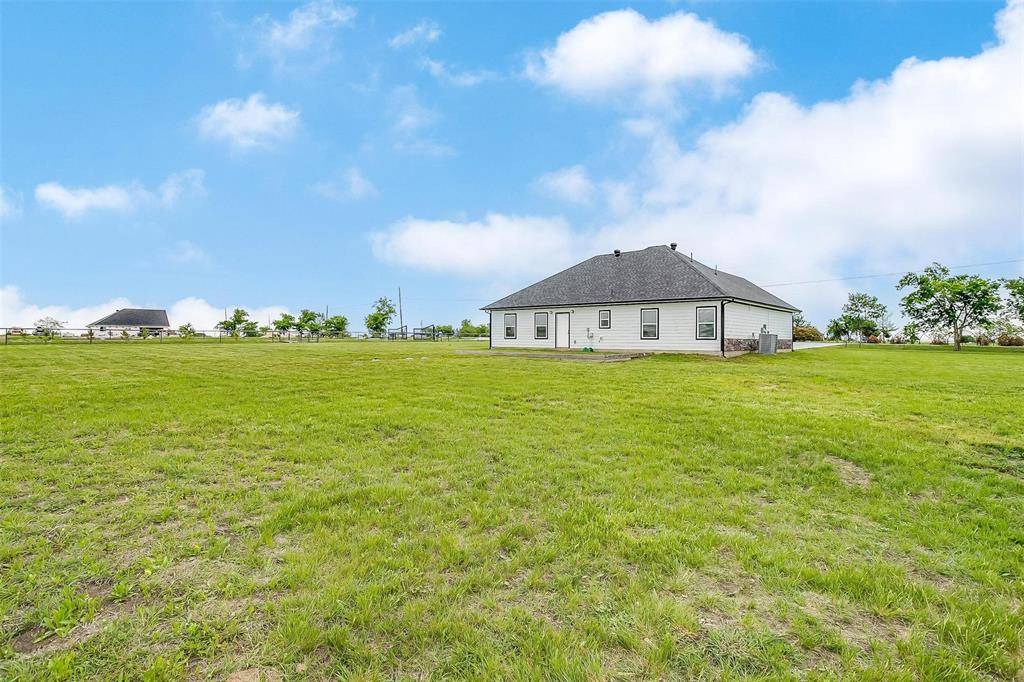 Grandview, TX 76050,11316 County Road 418