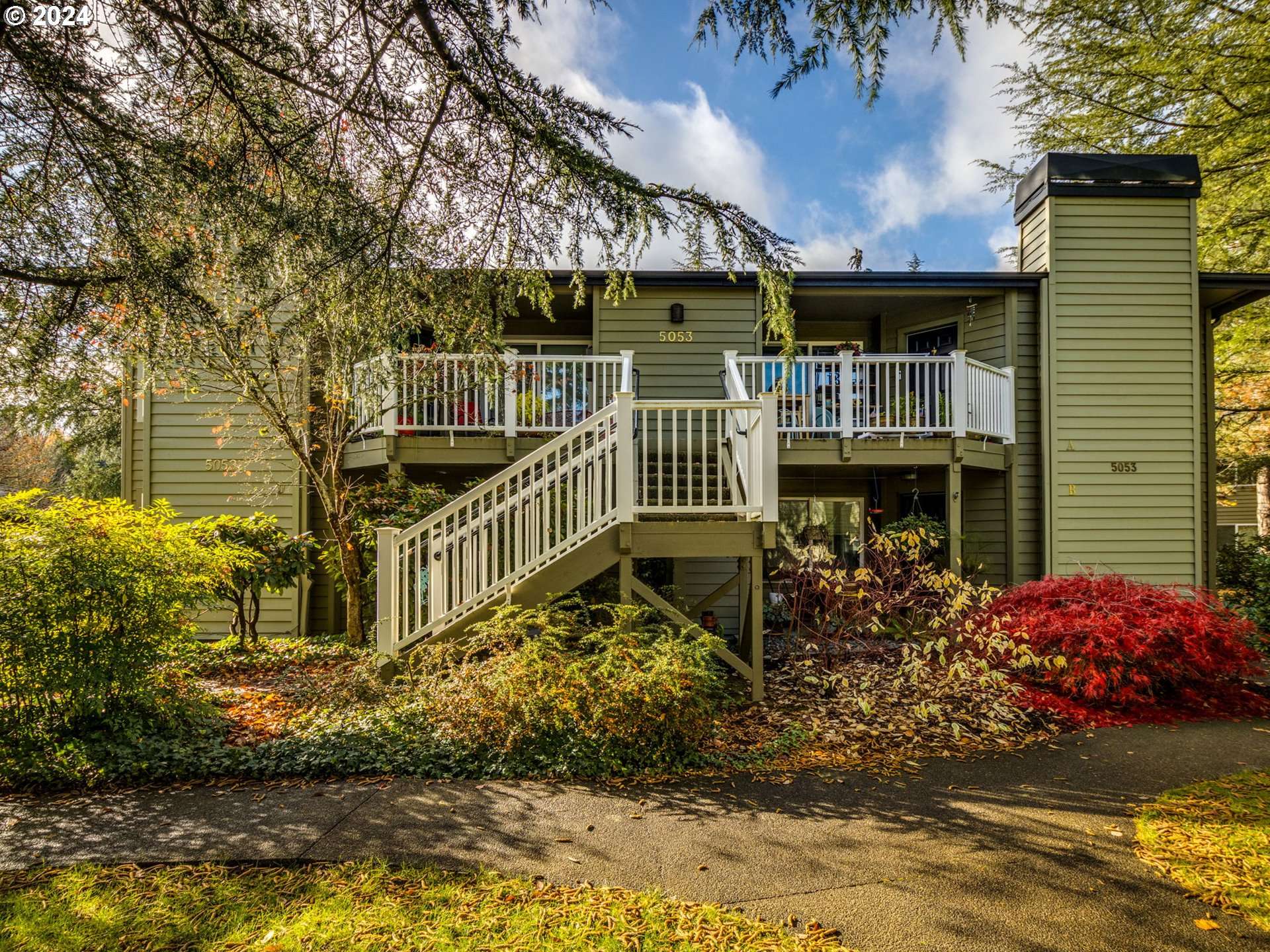 Lake Oswego, OR 97034,5053 FOOTHILLS DR #C