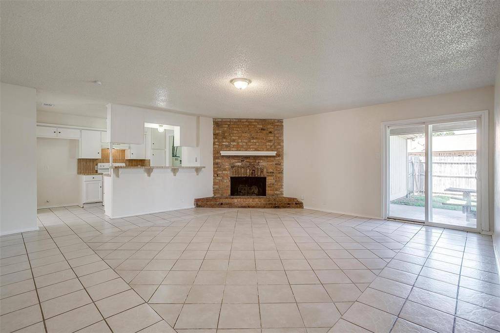 Cleburne, TX 76033,1203 N Nolan River Road #B