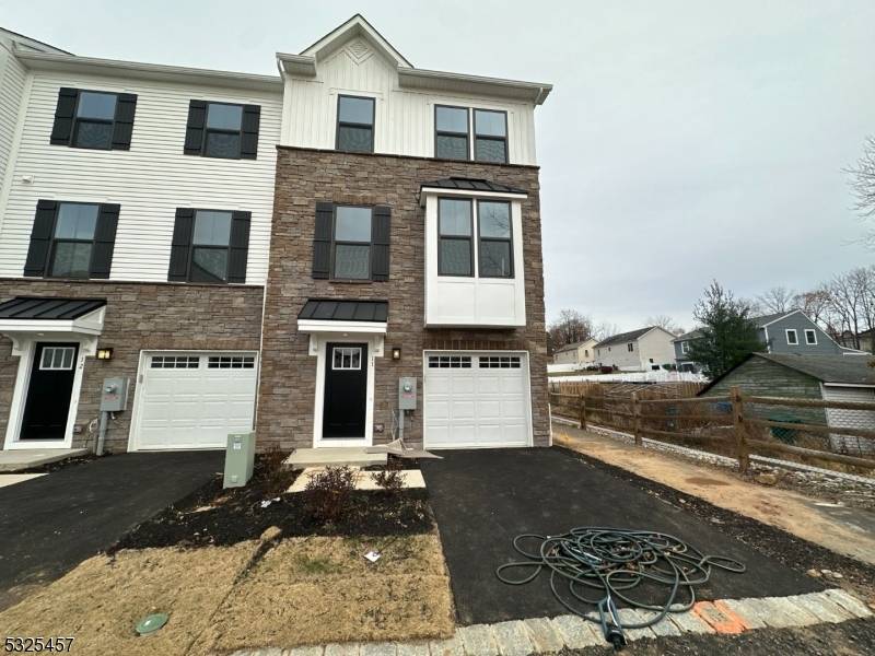 Hackettstown Town, NJ 07840,11 Saw Mill Circle #A