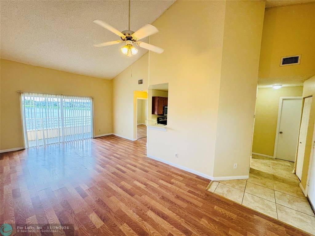 Lauderdale Lakes, FL 33309,3449 NW 44th St  #202