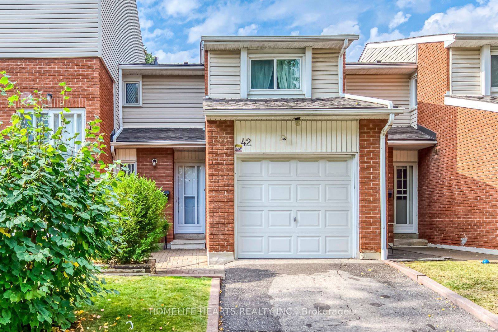 Brampton, ON L6T 3Z3,42 Sandringham CT