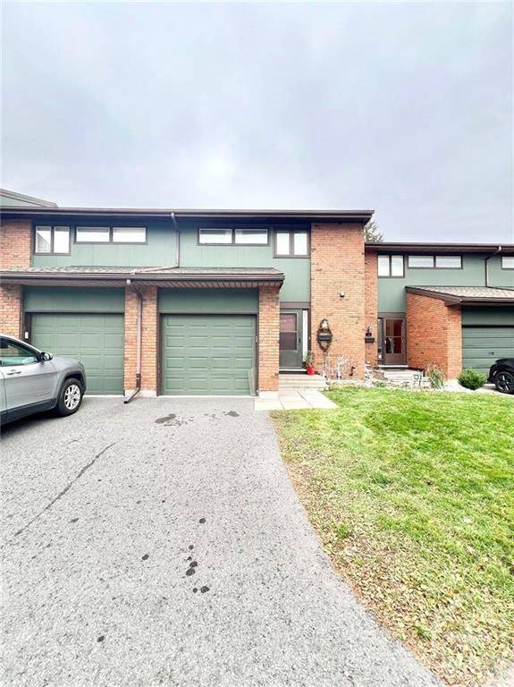 Kanata, ON K2K 1E1,5 CHISHOLM CT