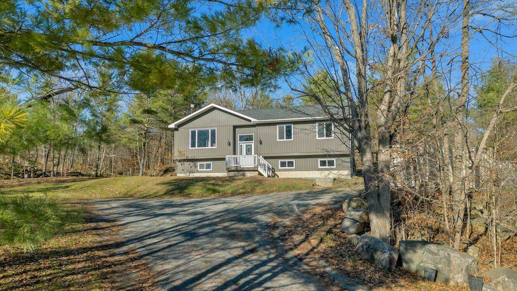 South Frontenac, ON K0H 1H0,4947 Ramparts RD