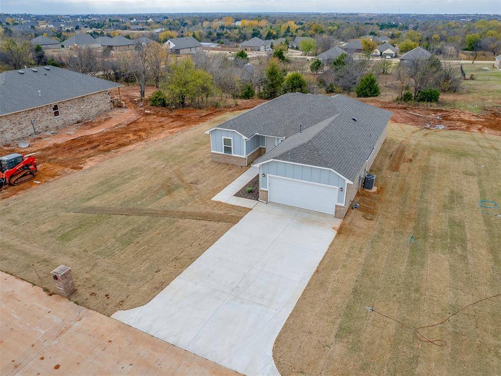 Edmond, OK 73025,13056 Mannington Road