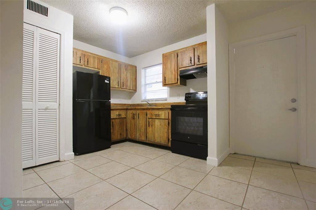 Oakland Park, FL 33334,5168 NE 6th Ave  #415